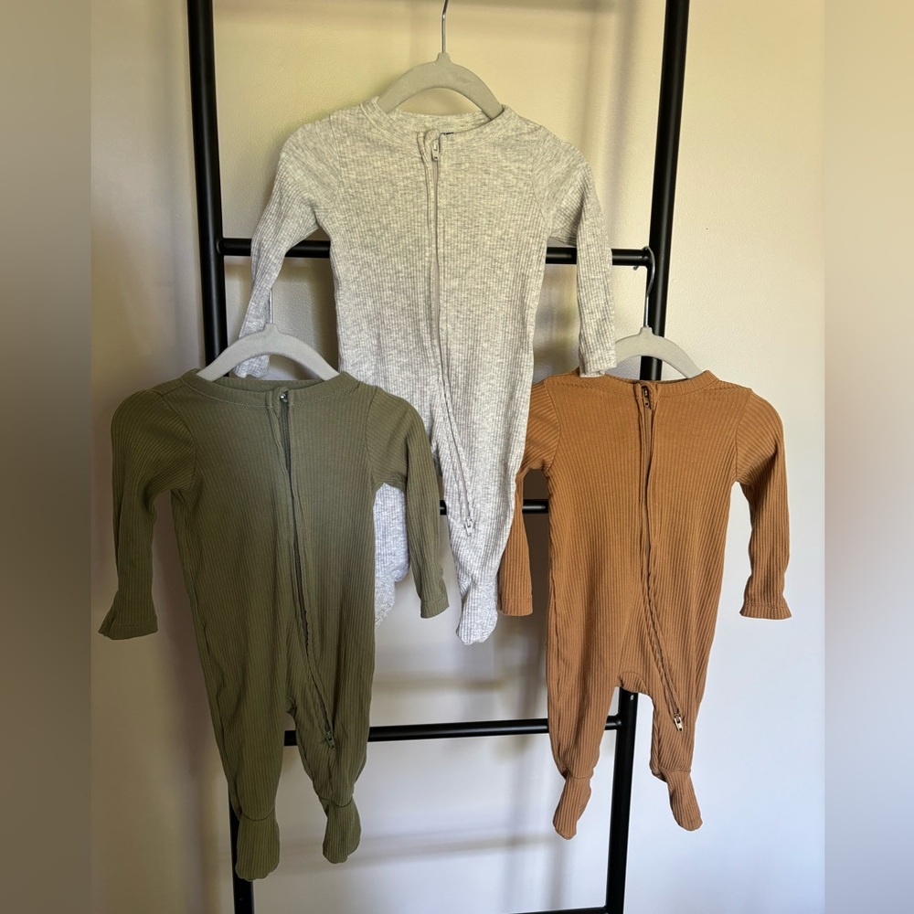 Old Navy footies